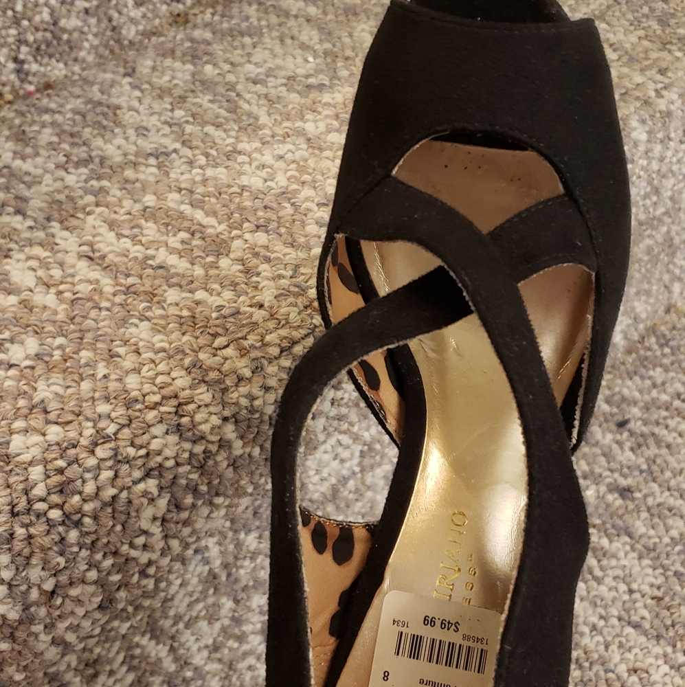 Heels - Picture 3 of 3